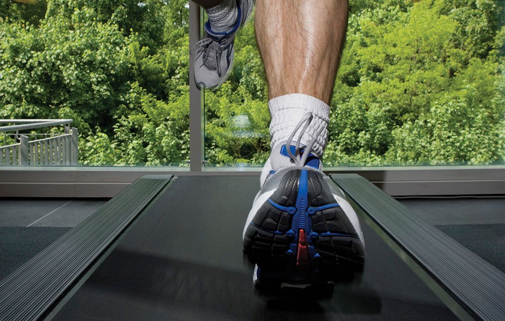 DanGolding1's tweet photo. How Effective is Treadmill Running Compared to Running Outside? A common question: Answer: it depends on what your goal is and what race you have coming up. Try to match the surface of your race, at least some of the time. https://t.co/VabV38uk3x #run #swimbikerun #tri https://t.co/5m3AUFuiTk