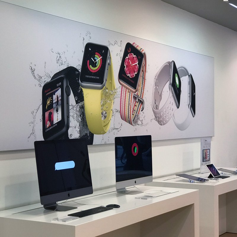 Benotac's tweet image. Esta noche no te pierdas la #NocheMágica en #Albacete en la tienda #Apple de Benotac donde actuará ¡el fantástico #Mago Dandy Illusión! Cruza la alfombra #Fucsia distintiva otorgada por @albacetecentro y descubre nuestros #iPhone #Mac #iPads y #fináncialos #SINintereses