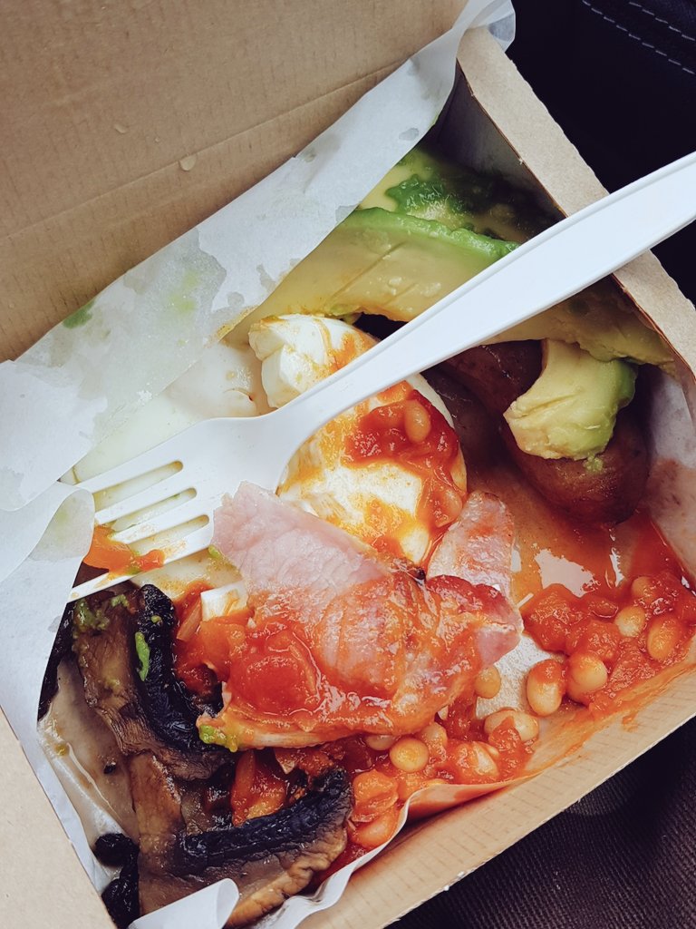MontyTrackStar's tweet image. Brunch is up.... Oh @leonrestaurants ! Why dya have to mix the baked beans with tomatoes... 😑😣😣😣 #textureissues #oneortheotherplease