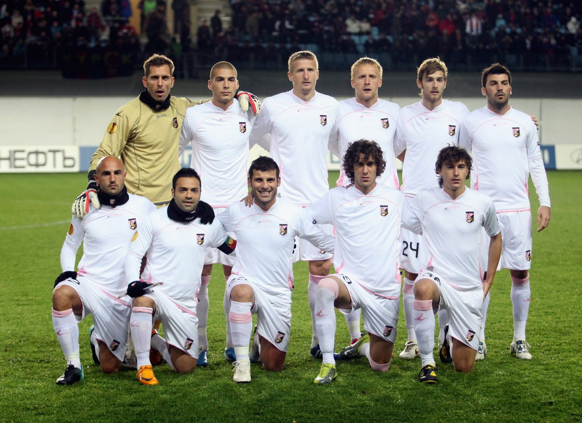 UEFAcom_it's tweet photo. #FlashbackFriday ⏮

Il @palermocalcioit impegnato a Mosca contro il @pfc_cska nei gironi di #UEL 2010/11 👀

Riconoscete tutti? https://t.co/eXTmXHkIRs