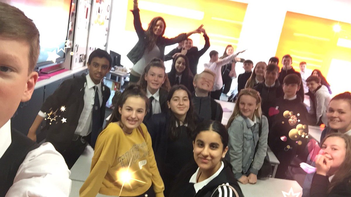Modernstudies_'s tweet image. Last day with my music loving, boxing loving S2. Will miss them 🥊💃🏽☺️ #ClassSelfie #CanSpotADab