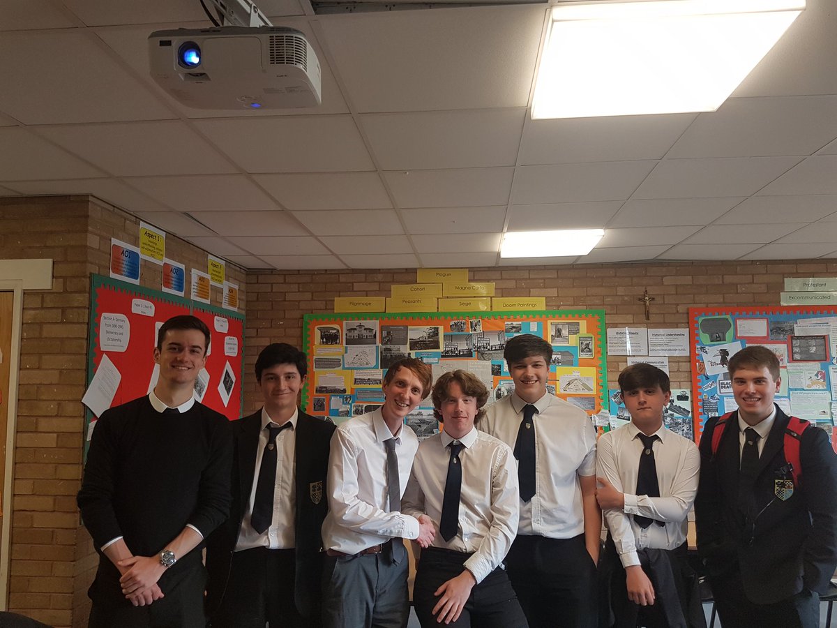 IgnSfx's tweet photo. Last lesson with the year 13. #EndOfAnEra #PassYourExams #Revise4ThePrize #Educ8 https://t.co/jAet9qXuyn
