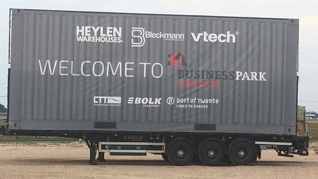 PortofTwente's tweet photo. Logistiek Twente: warm welkom #Bleckmann #heylenwarehouse #vtech op @XLBusinesspark @PortofTwente https://t.co/c8mRuavSrZ