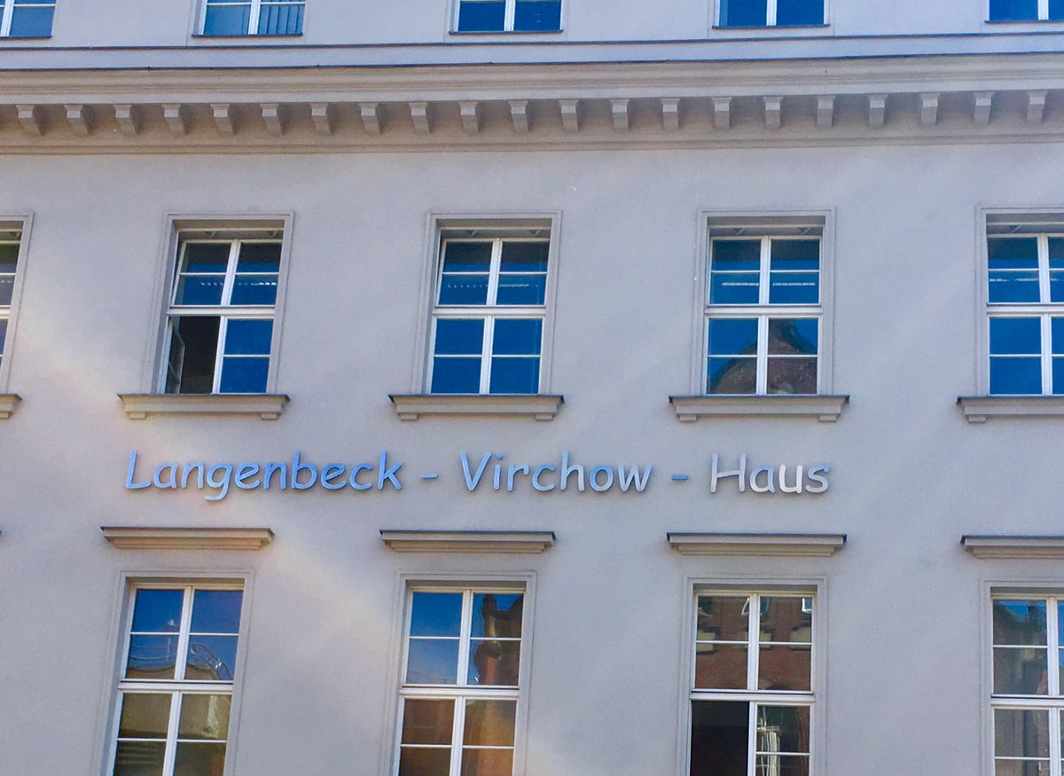 espiekermann's tweet photo. Would you want to be treated in a hospital that uses #ComicSans for its sign on the building? #typography https://t.co/EPiWcmeNck