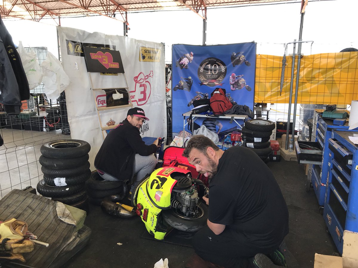 Empieza la aventura!!
<a href="/cizuera/">Circuito Internacional de Zuera</a>
#vtr24h2018
@vesparesistance
#24h
#vespa