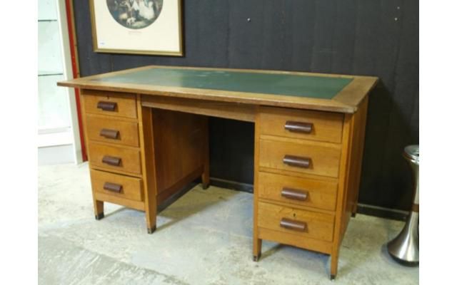 tVeilinghuis's tweet photo. Lot 63:
Eiken euro met 8 laden 139 x 79 x 77

https://t.co/P89F4pYmtC

#veiling #antiek #boedel #vintage https://t.co/DjloPVOPK8