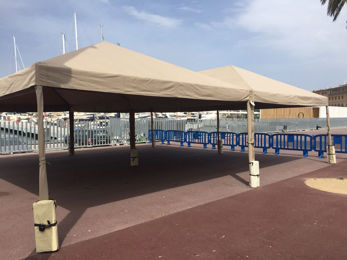 PaladarEventos's tweet photo. Ya tenemos todo preparado en Barcelona para celebrar el Día del Voluntariado. Nuestras carpas están listas para todos los talleres que preparan los voluntarios de @FundlaCaixa ¿Estáis preparados? #DiaDelVoluntario #LaCaixa #Alquiler https://t.co/XOpWO60ZE6
