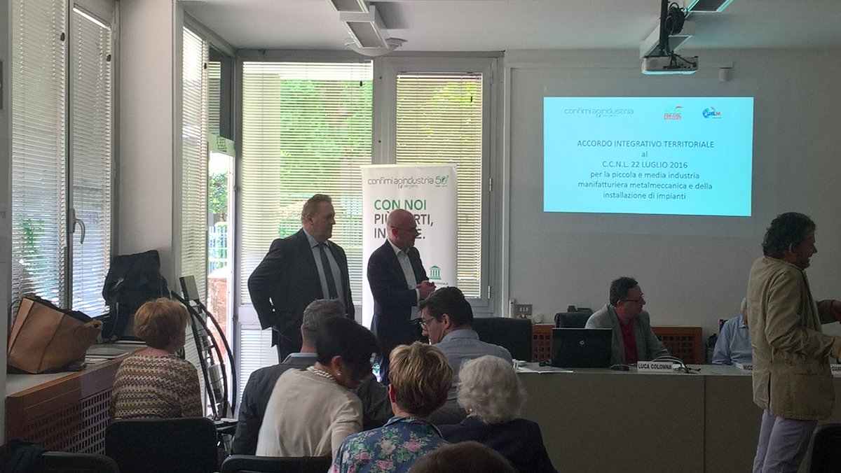 Confimi_Bergamo's tweet photo. Saluti del #presidente della nostra #sezione meccanica territoriale @LonghiAlfredo e avvio del momento istituzionale con i vertici #nazionali di @Fim_Cisl @UilmNazionale e @ConfimIndustria meccanica https://t.co/LTWC5rTBp0