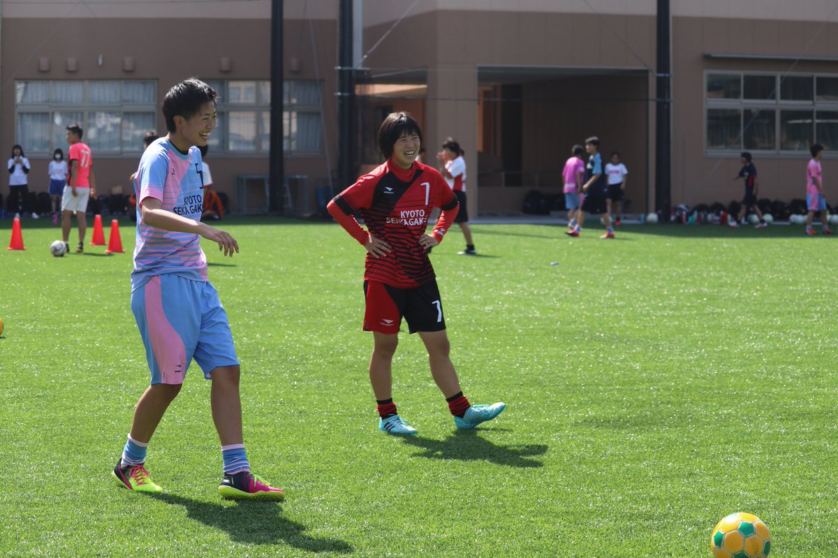 ナカムラ 学校のグラウンドが人工芝になりました こんな環境でサッカーをしたい 上手くなりたい中学生 小学生の皆さま また練習会などの機会も設けますので ぜひ一度足をお運びください 京都精華学園女子サッカー部 京都精華学園男子サッカー部