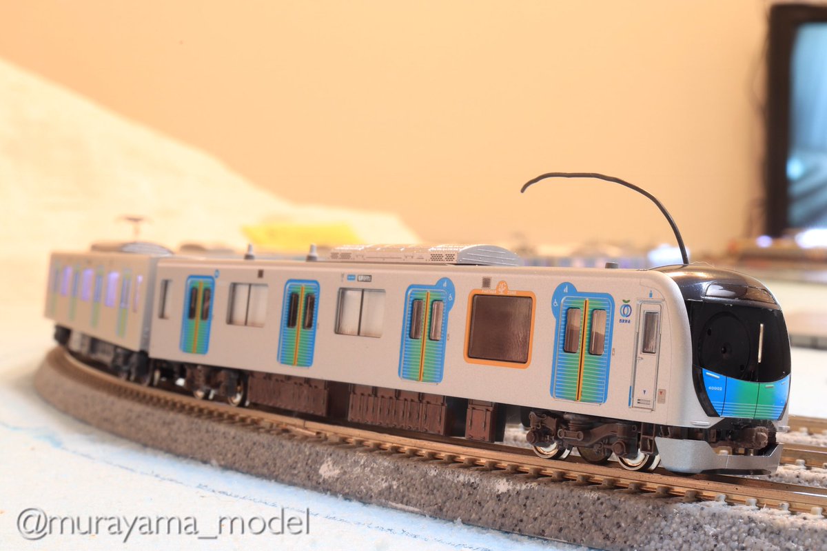 murayama_model's tweet photo. 《クハ40002カメラカー完成！》
種車は単品販売の先頭車でトレインスコープは乾電池集電式に改造済。車体側の加工は前面窓ガラス撤去とブラインド再現のみです。

昔武蔵丘で見て憧れた西武電車のカメラカーが最新形式で遂に手元に…

いつか武蔵丘で模型展示のお手伝いとかさせていただければなぁ… https://t.co/HJS0fMsQ8D