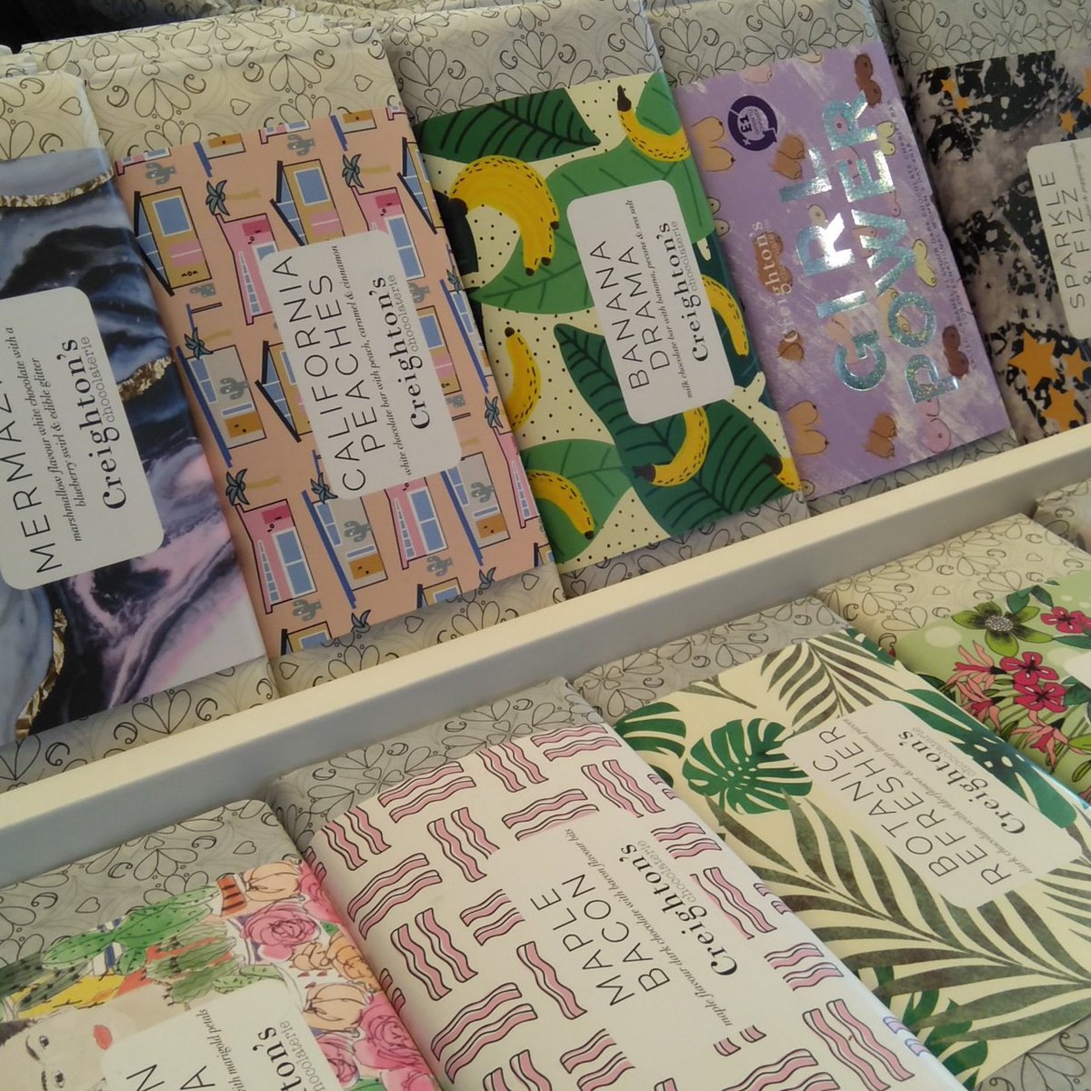 Eeek it's Creighton's Chocolate delivery day. Loads of new flavours to try. Be quick before I devour them all!! 🍫🍓🍌🍑🥓🌴🍪
#wrappedshop #cathedralquartercanterbury #chocolate #gift #yum #independent