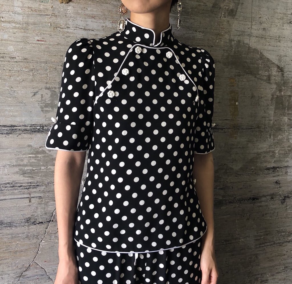 G.V.G.Vトップス | gulatilaw.com