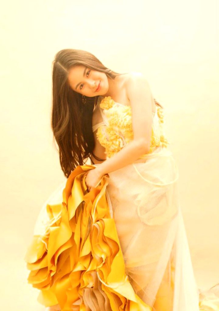 KissesNatics's tweet photo. How lovely yellow is

@mor1019 #MORPinoyBiga10 Pretty Boy by Kisses Delavin https://t.co/vmvS90rWDO