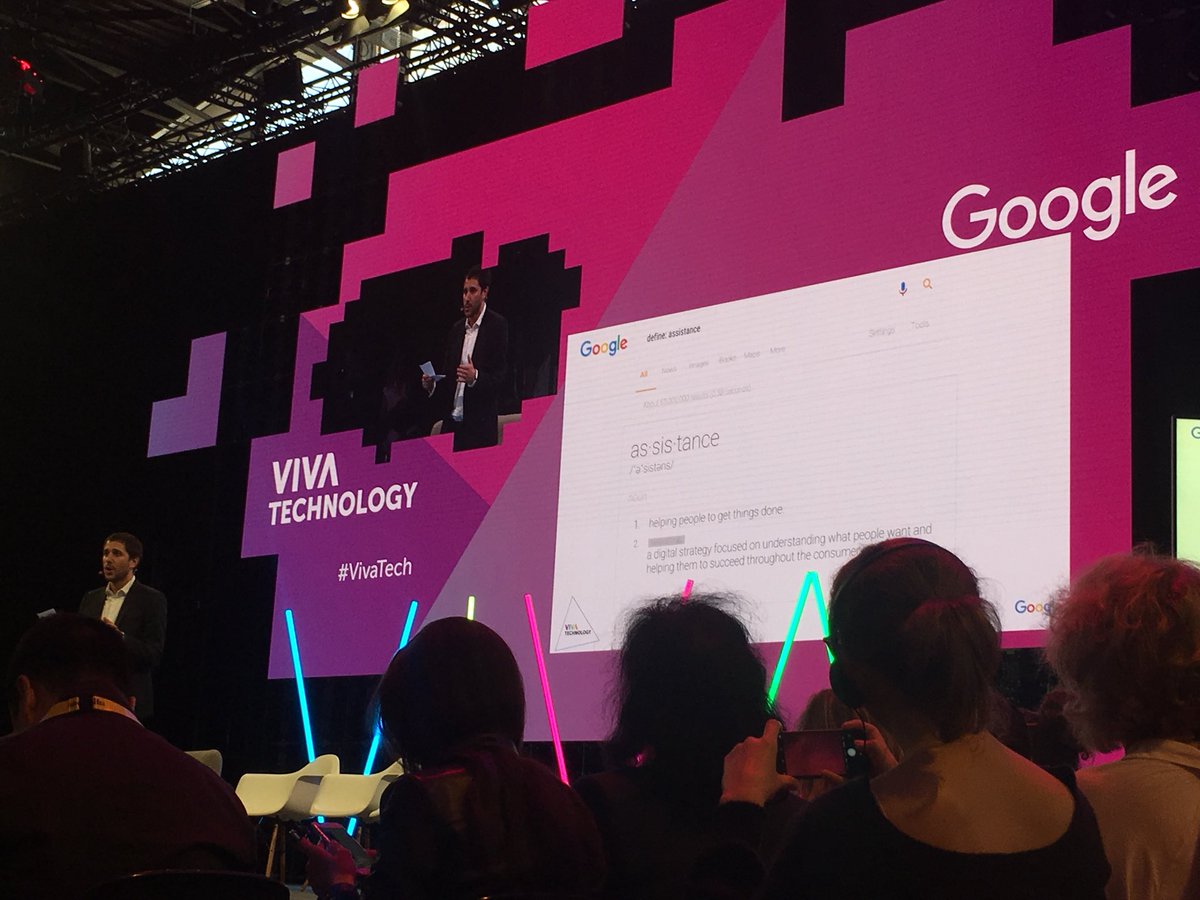 karinehaucolas's tweet image. Avec @Raphael_G on stage, revenons sur une définition essentielle du marketing en 2018: Assistance = « Help people getting things done » ✅. #Vivatechnology2018 #vivatech