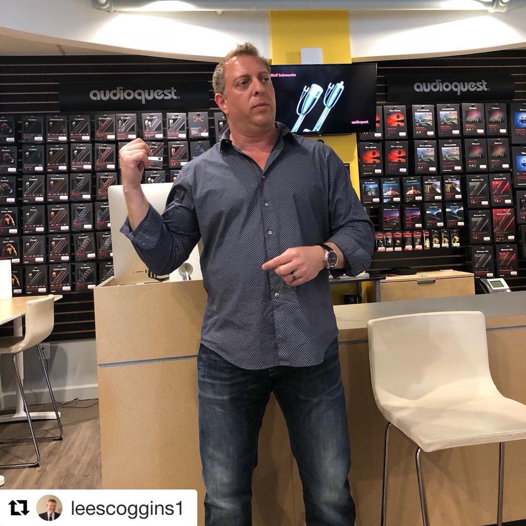 AudioResearchCo's tweet photo. #audioresearch #event at HiFi Buys #atlanta with Aldo Filippelli discussing the finer points of everything Audio Research and especially about the #new #REF160M #amplifiers, which need to be experienced in-person. #highendaudio #hifi #music #art #passion #luxury #performance https://t.co/fkmEFyqzVA