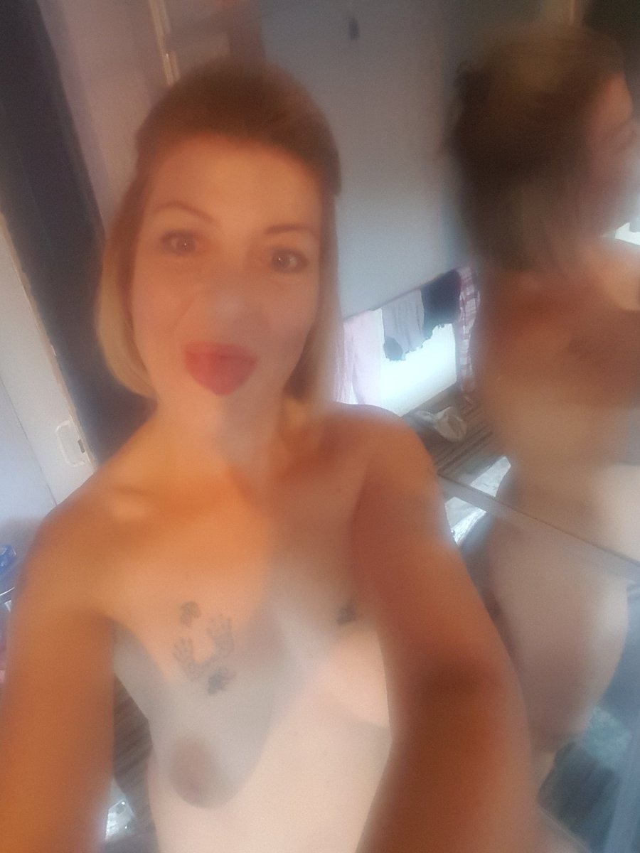 FilthyEmma's tweet photo. #GETTINGREADY #FILTHYHOE FEW THINGS TO DO THEN IM AVAILABLE ALL EVENING... GOING AWAY MONDAY.. #BOOKME #FUCKME. MWHAAAA😈💋💋 https://t.co/MG6YmCEzjz