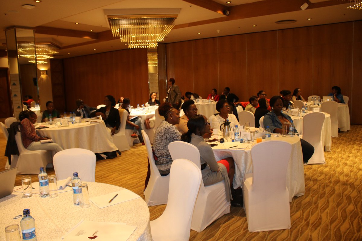 kenatambo's tweet photo. Day 3 at The Digital PA Summit 2018
Ethical Business Practices includes;
-Follow company rules
-Get along with the co-workers
-Appreciate Privileged and don't abuse them @Li-Ann Meyer
Sub-Topic:Why Connection Economy is good news for great assistant
#DigitalPASummit2018 https://t.co/eznzg6J4bL
