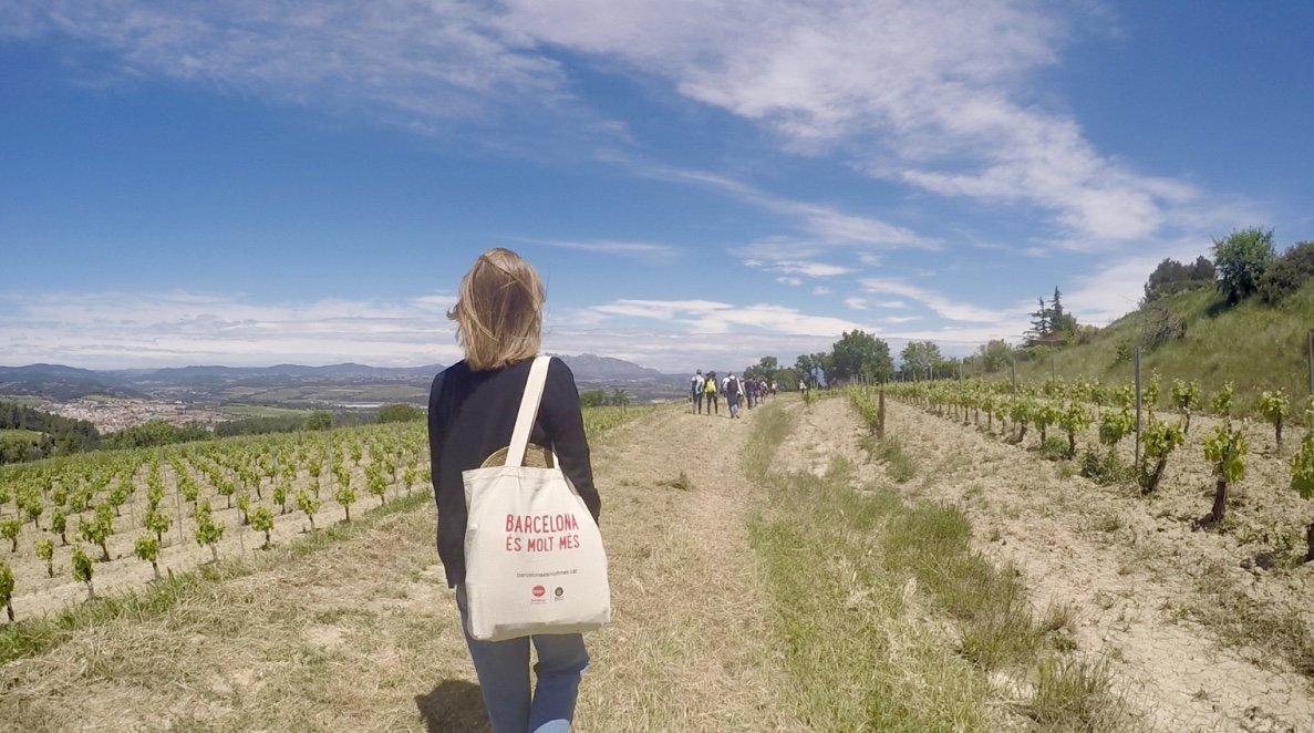 playbrand's tweet photo. Hem gestionat la comunicació digital del programa #CostaBarcelonaWeek, promogut per la @diba, on un grup d'influenciadors internacionals descobrien la singularitat i les experiències de les localitats costaneres de les comarques de Barcelona. 📸 https://t.co/wHaEyAF7Uh
