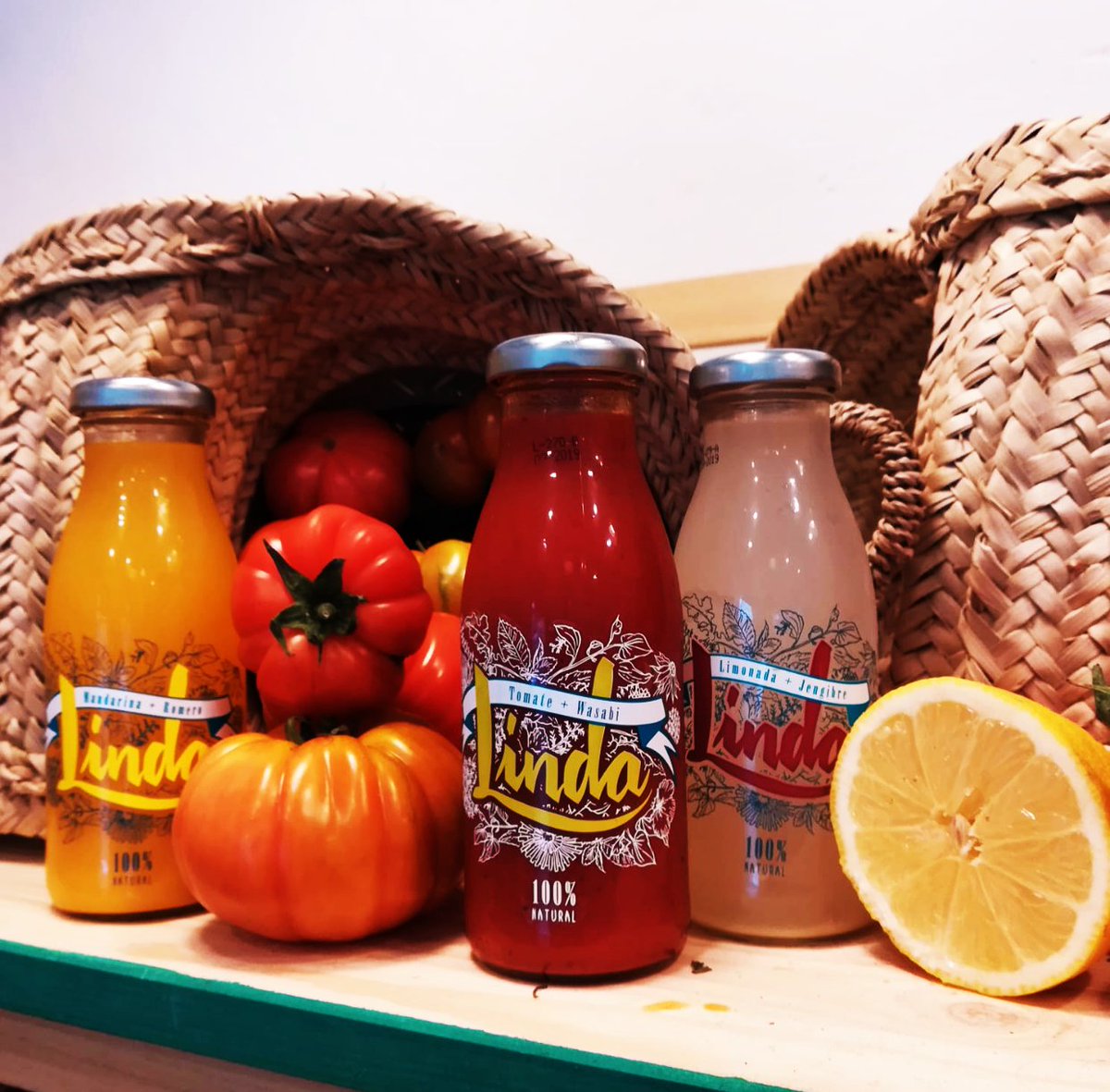 ¡Productos Linda en Kiki- Market! 👌 Un refresco perfecto para alegrarte, dándote energía de forma 100% natural. Es un zumo sin azúcares añadidos, sin gas y sin conservantes.
Refresca tus días y  mantente en forma. 
¡Siéntete linda-lindo! ☺️
 💻 tienda.kiki-market.com