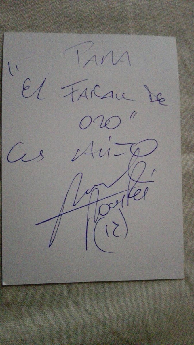 azulfaisan's tweet photo. Gracias a la @PAzulOlivares y a @juanbautistahue por éste DETALLAZO, que se acordaron de nosotros #TitoPompei #UnMillónDeGracias #SoisLaHostia #Grandes #Agradecidos @RteFaisanOro 😘😘😘😘😘 😍😍😍😍😍 https://t.co/4VyUiGNdGy