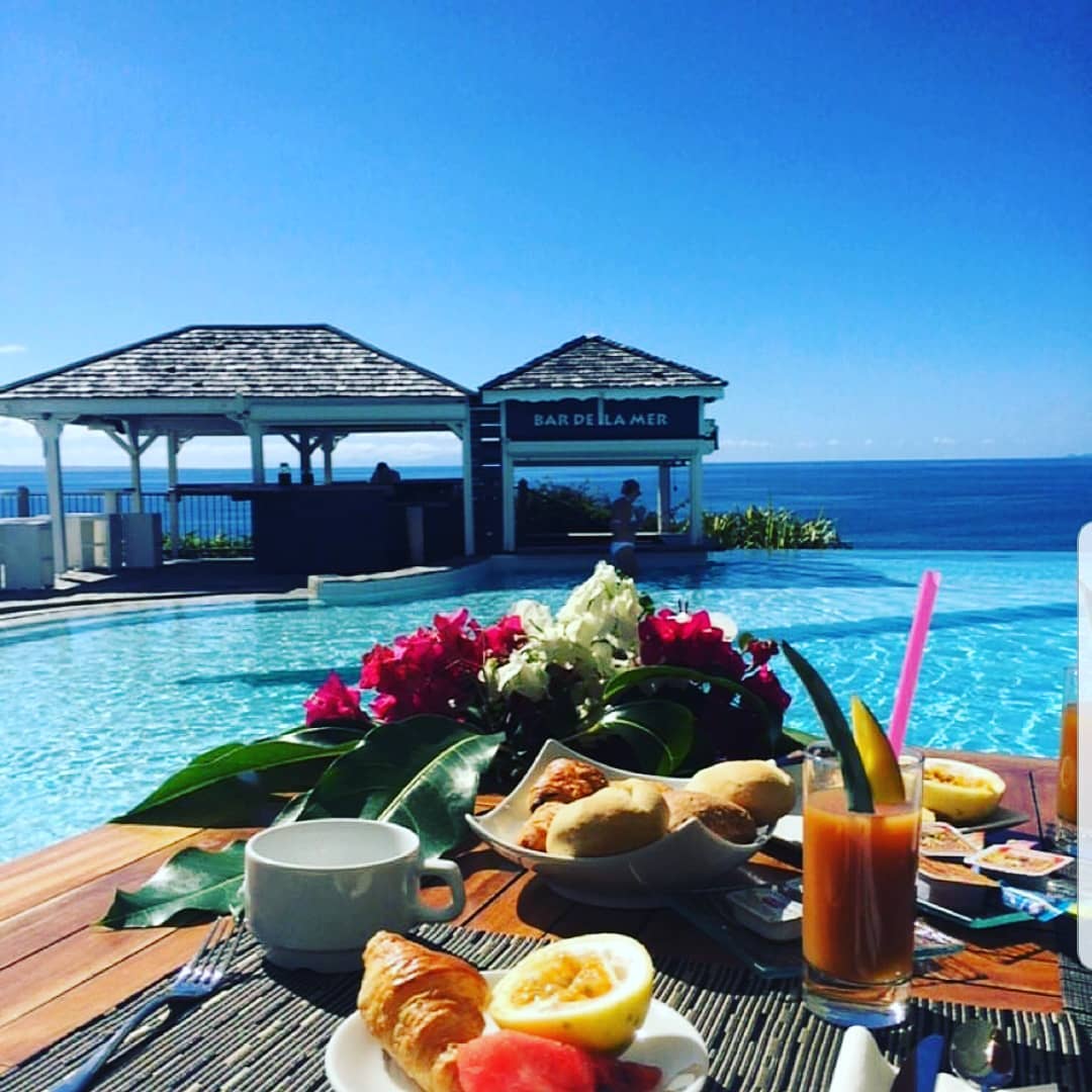 ilesGuadeloupe's tweet photo. Il y a pire comme situation pour démarrer la journée ! 😇 #lundi #motivation
📸 https://t.co/XwQvX1VZWZ https://t.co/PC0voTqY9F