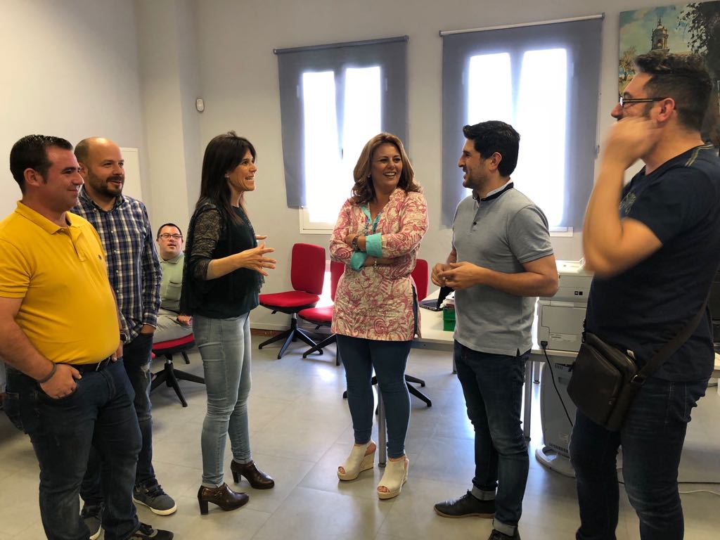 .@ElenaAmayaLen2 se reúne con la alcaldesa de Alcalá del Valle para tratar asuntos relativos a la administración electrónica. La diputada también visita el centro de la <a href="/RedGuadalinfo/">Vuela Guadalinfo</a> de la localidad dipucadiz.es/prensa/actuali…