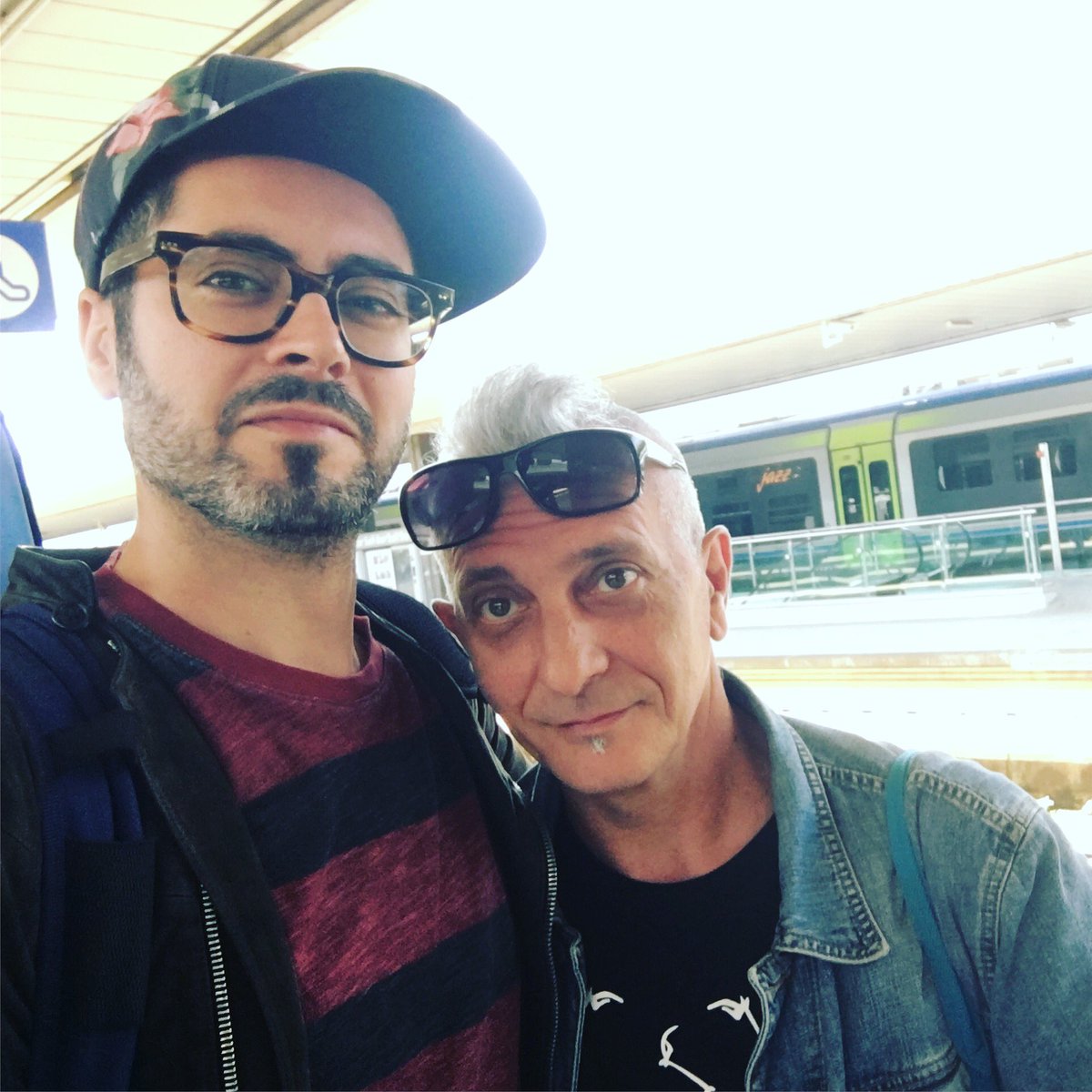 AlexRicciMusic's tweet photo. Incontri Ferroviari!
Il mio amico Peppe storico batterista Abruzzese è uno dei mitici The Rock’N’Roll Kamikazes!
#alexricci #music #abruzzo https://t.co/HZmPVMQfKx