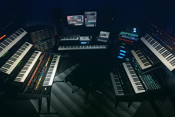 reddogleeds's tweet photo. Have you signed-up for your @Roland_UK Cloud trial yet? Get your iconic Roland sounds for free for 30 days ☁️☁️☁️  https://t.co/5R7TzfJbnG https://t.co/sLCmfHniV1