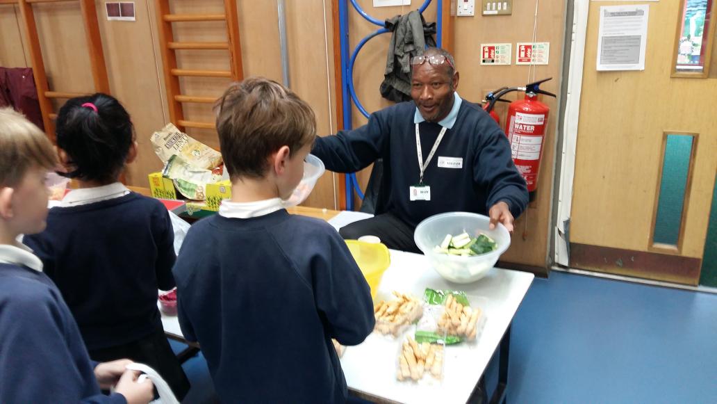 SDCparklife's tweet photo. Attending #foodrevolutionday at @browncommSch @SAfoodforlife #rugbyinbloom https://t.co/iSqAdz0tuN