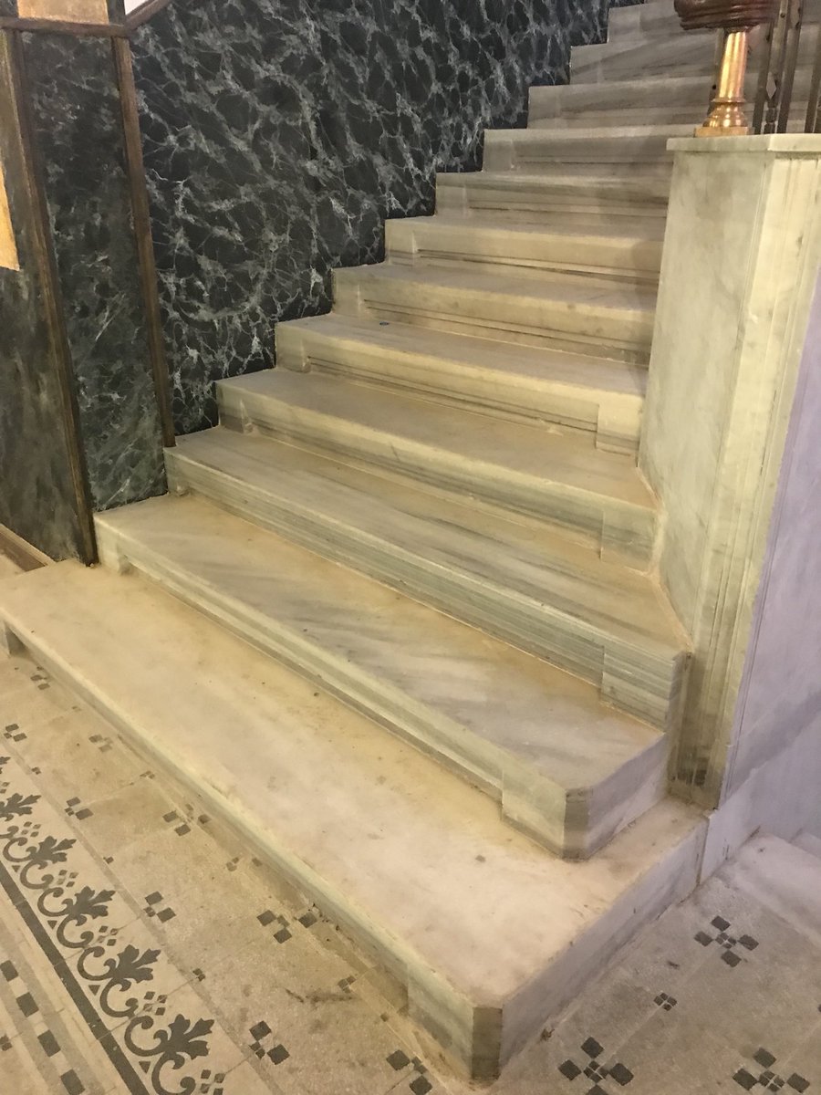 Casa Garibaldi’de ilk (mermer) basamak. İlk basamakların önemli olduğunu aklımıza düşürmüşlerdi, bahsetmiştim;  https://twitter.com/seda_ozen/status/957139199387463680?s=21