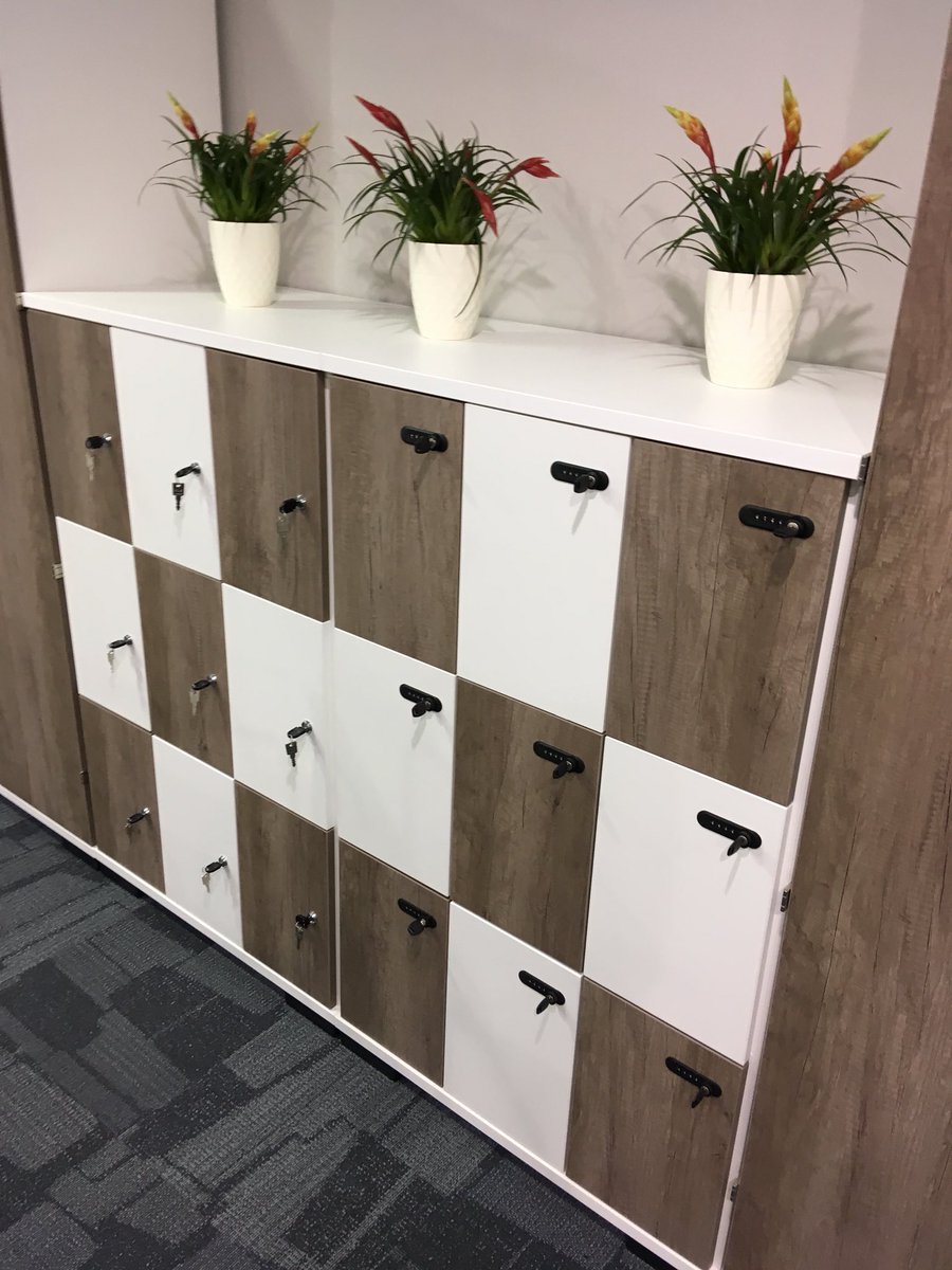 scott_davison20's tweet photo. Feet have recovered from #cdw2018, great to see lots of @EGGER_UK on display! https://t.co/7NfwxCR9Pb