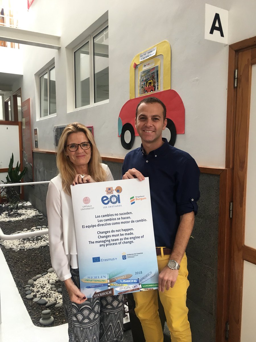 Vivirunidioma's tweet photo. Damos a conocer al alcalde del #AytoArona, José Julián Mena Pérez y concejal de Educación, Leopoldo Díaz Oda los fines y objetivos del proyecto #ErasmusPlusKA1.
Presentación del cartel.@ED_MotorCambio @sepiegob @OPEECanarias @EducacionCan @EUErasmusPlus https://t.co/6XDrXcek3G