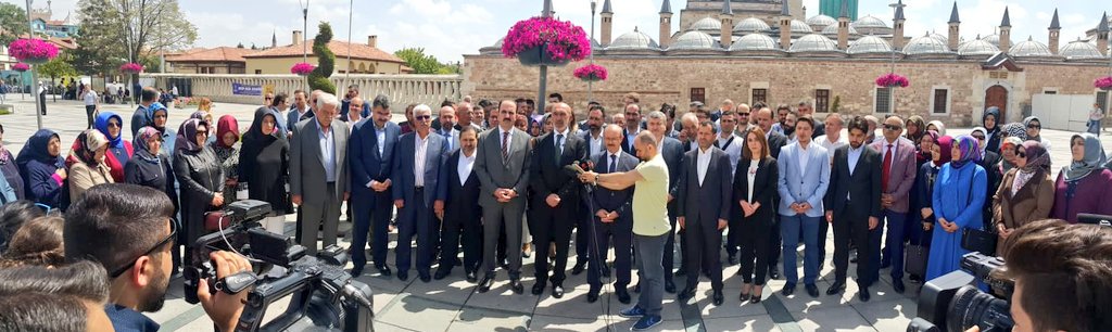 muhdergenel's tweet photo. #MUHDER olarak AK Parti Konya İl Teşkilatı'nın Mevlana Meydanın'da düzenlemiş olduğu aday tanıtım toplantısına katıldık.
24 Haziran Genel seçimlerine parti teşkilatı "Vakit Türkiye Vakti" sloganıyla çıkıyor. https://t.co/RfLRSJeonF