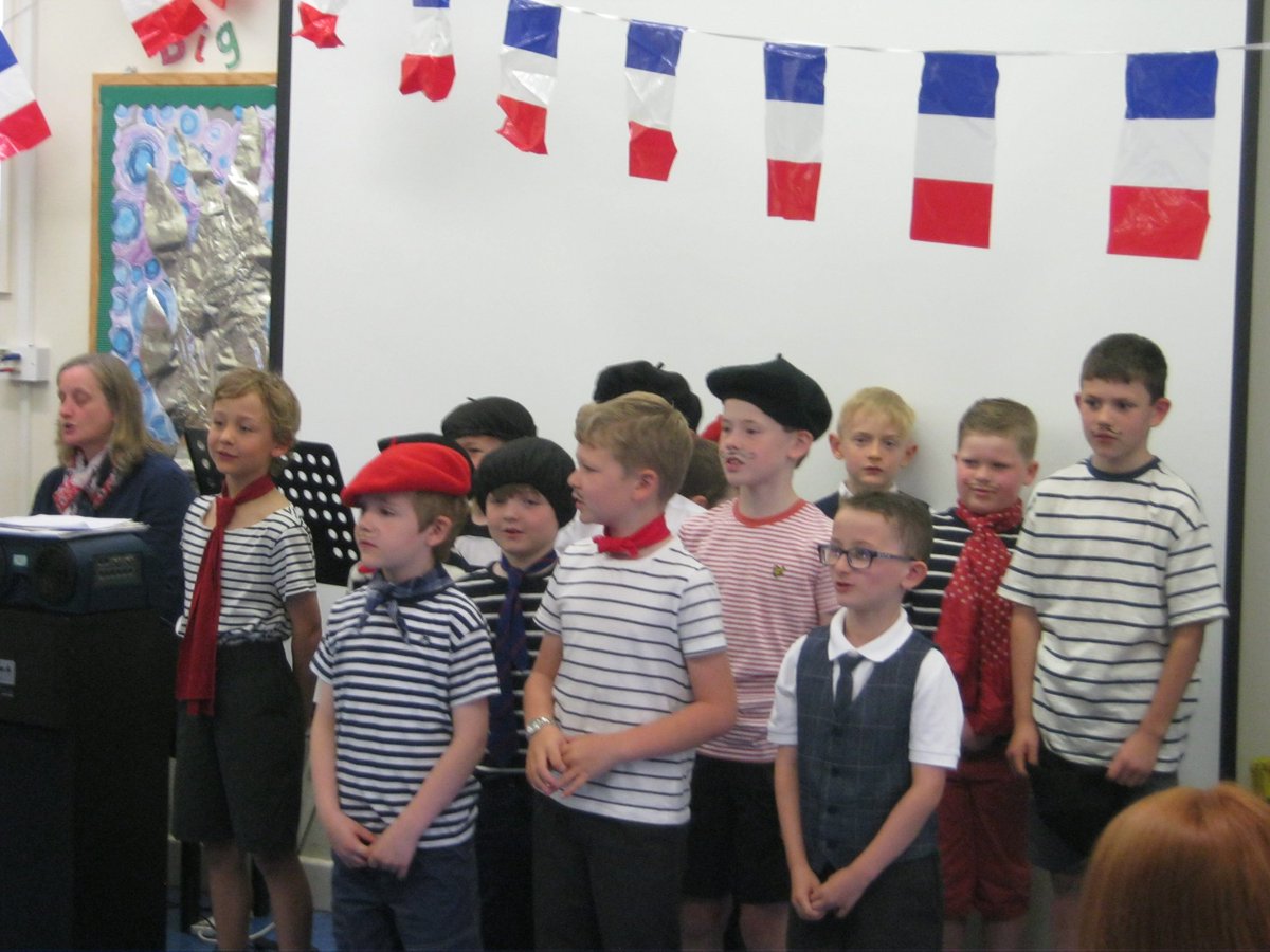 Red House Junior School tweet media