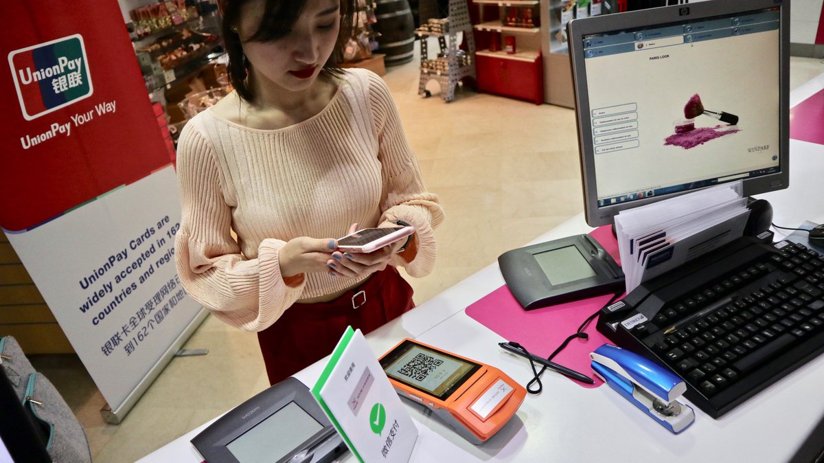 EasyEuro tweet media