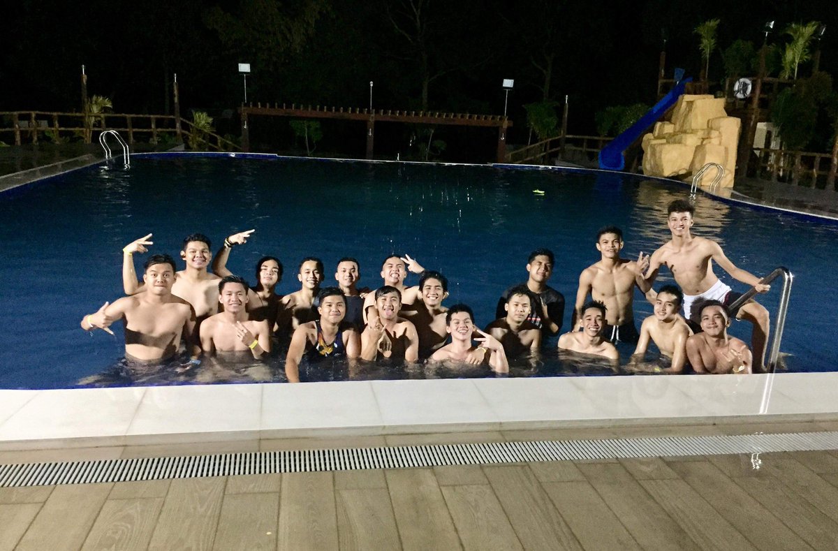 mrkllnplmnl's tweet photo. Last night✨ #RPC18 https://t.co/GvRZQyawAx