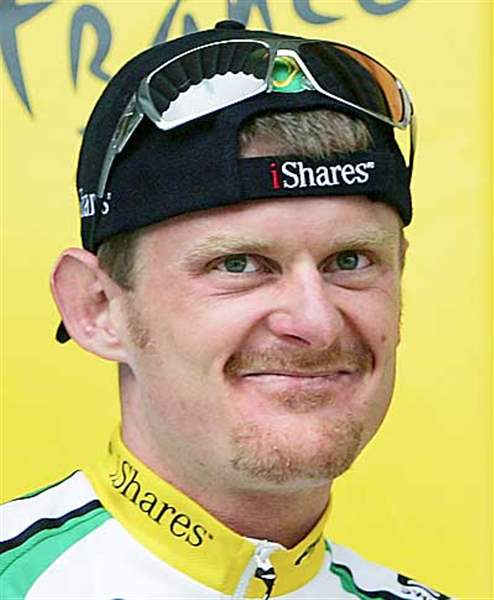 DansLaMusette's tweet photo. Moi devant ma télé. #Giro101 https://t.co/WDOusFKlFm