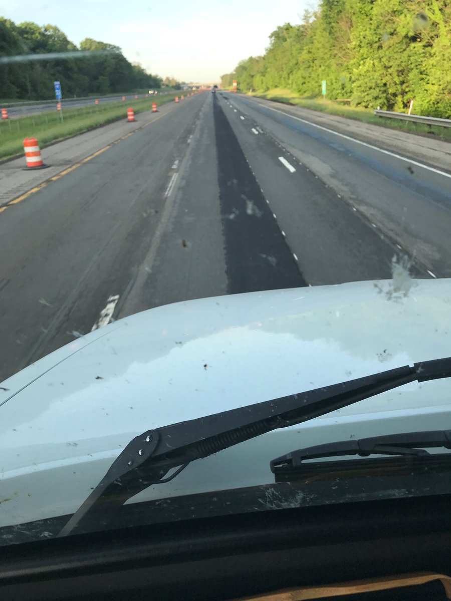 FaulSkip's tweet image. Really @ODOT_Statewide? you pave the area not used and leave the shitty parts to drive on! For $3.25/gal for diesel what a joke! So much for IFTA