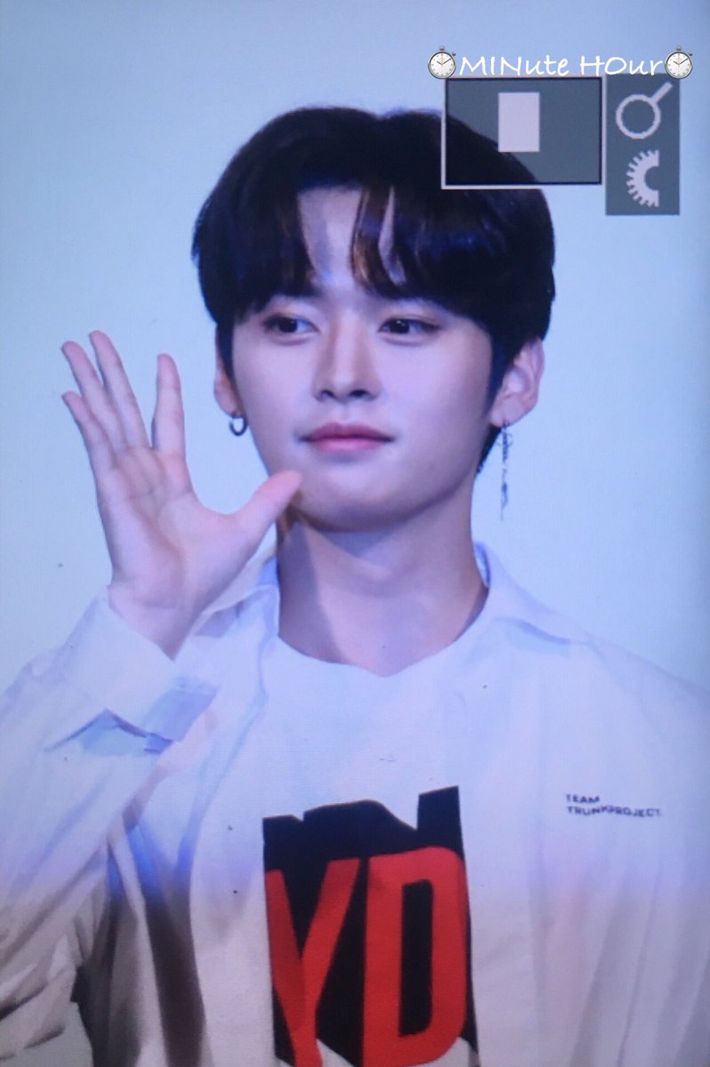 minutehour1025's tweet photo. 180525 시사회
#스트레이키즈 #StrayKids #민호 
#이민호 #Minho #IamNOT #리노 #LEEKNOW
#IamNOT #District9 https://t.co/PuW194IApu
