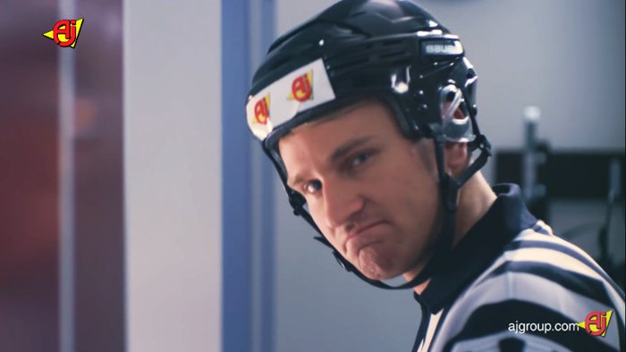 #komentář Pokud nesázíte a nemáte problémy s prostatou nebo potencí, asi jste komerční přestávky během uplynulého mistrovství světa v hokeji protrpěli. Zoufalství mě dohnalo k hledání významu zkratky, kterou vídám na mantinelech při MS už asi čtvrt století m-journal.cz/cs/aktuality/b…