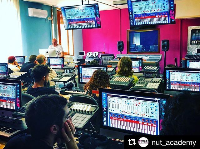 djfresella's tweet image. .... #repost  @nut_academy ...
Lezione di sound design  #Empro con @enricocosimi at #nutacademy : @arturia_official Buchla Easel V #buchla #vcollection #midiware @midiware @buchla_music_easel  #synth #synthesis #buchlamusiceasel #buchlasynthesizer #synth… ift.tt/2LvMDEO