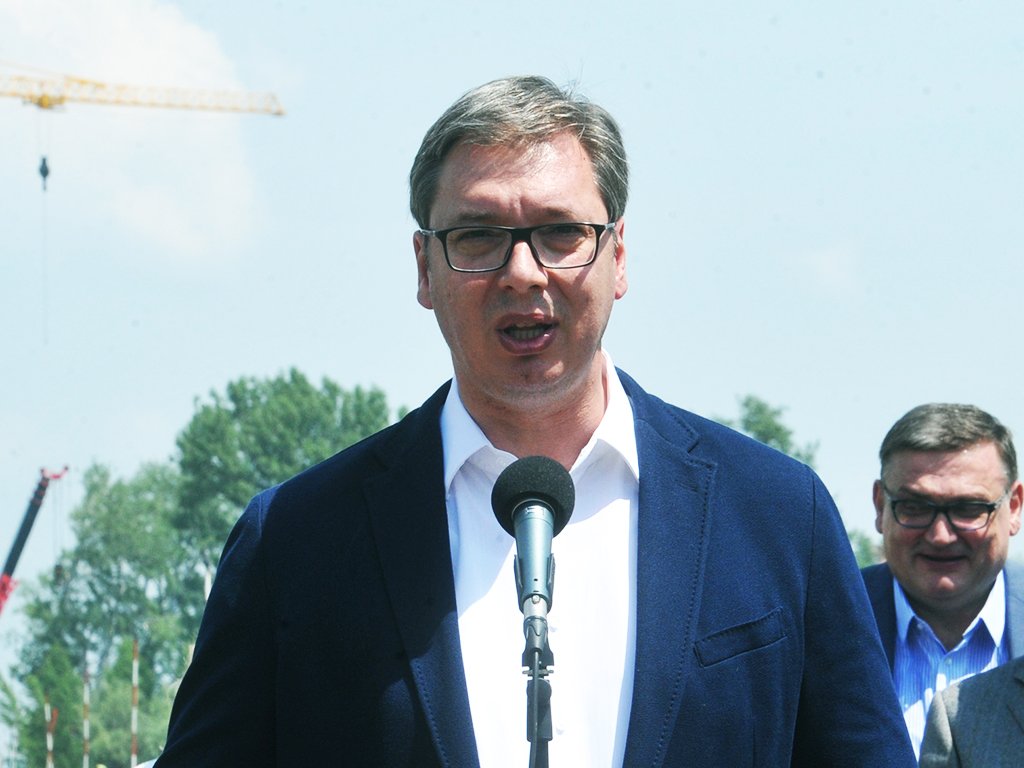 sns_srbija's tweet photo. Александар #Vucic @avucic: Укидамо закон о привременом смањењу пензија https://t.co/vvp945ZCVj https://t.co/IEKvpQMCWb
