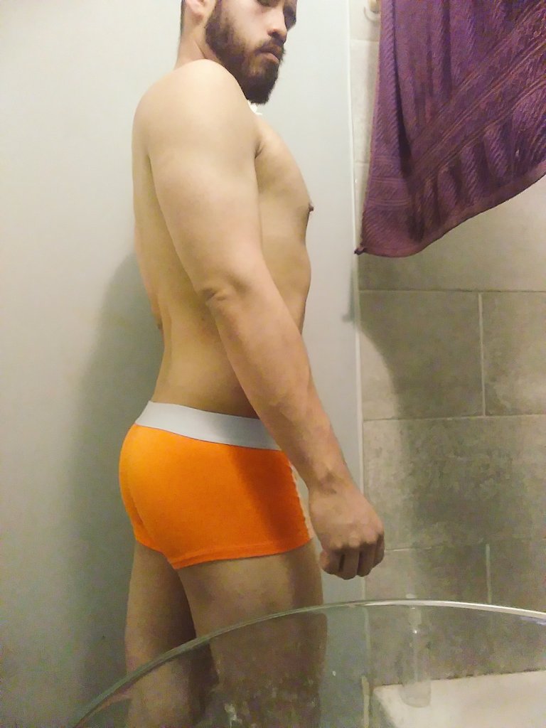 HarveyQuinnXXX's tweet photo. I got a cute face, chubby waist, thick legs, in shape. Rump shaking both ways make ya do a double take.
#ass #bubblebutt #gayman #lumps #beefybooty #thicc #VersatileTop #sex #fuckme https://t.co/VvToy5Hrj1