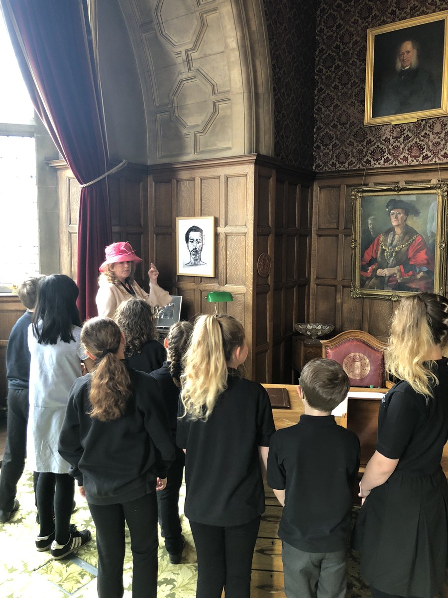 birleyspalead's tweet photo. Birley Spa School Council had an excellent visit to the Lord Mayor of #sheffield. We had a tour of the town hall and found out a lot about how Sheffield runs. @LEADAcadTrust @SheffieldStar @SheffCouncil https://t.co/f8rPgDlJCG