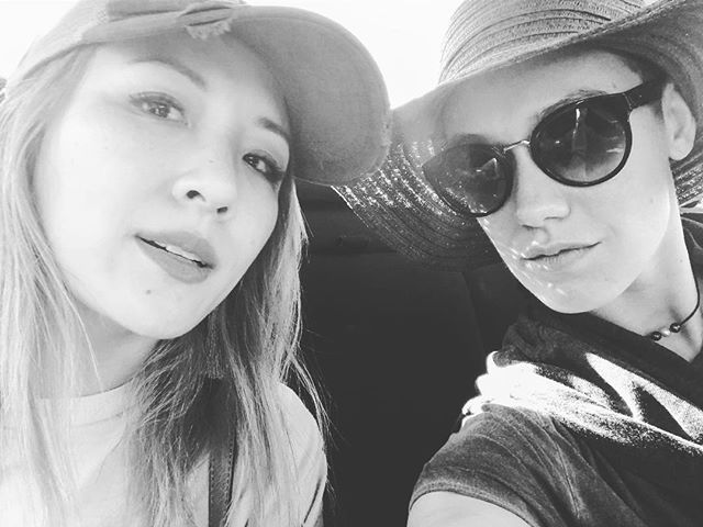 TheaBrooks's tweet photo. Two dope galz in an Uber car🎤🎼. #Gaudi #españa #herewecome https://t.co/NtW2iHGfHm https://t.co/I9ddHnsLPO