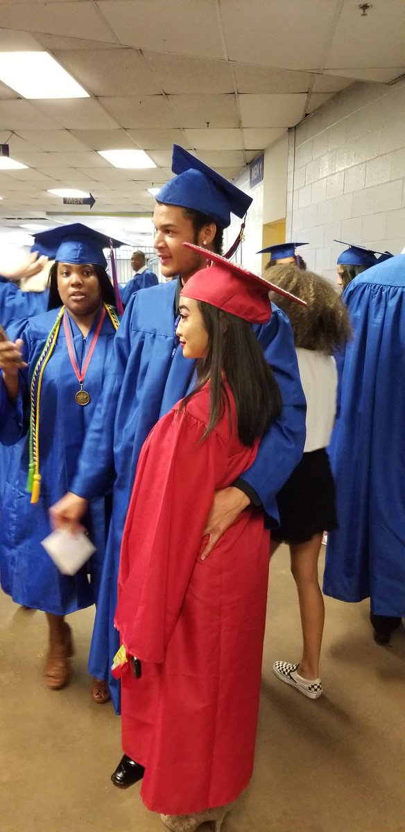 AspasiaAngelou's tweet photo. Almost time! #JMBears #ProudPrincipal #BeTheChange #JMGraduation2018 @jmbearsokc @OKCPS @WmStubbs https://t.co/8rcPqoj0N1