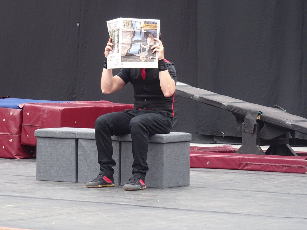 ¡Que vivan las variedades! 😀😀 La Plaza Mayor ahora mismo acoge el espectáculo 'Tres al cubo', de <a href="/CirkaboutIt/">Cirk About It</a>, que sustituye a Joli Wyann. ¡Nos están conquistando!
#PatiFree #TACVLL2018