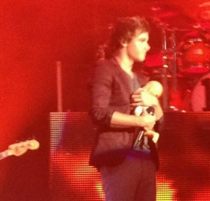 1dfangirl206's tweet image. #DADDYDIRECTION 
Wth is he doing. ....😂😂😂
@LiamPayne