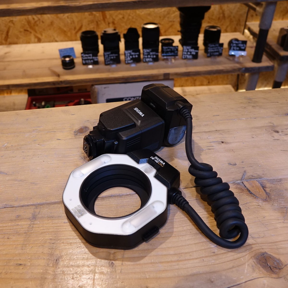 hcused's tweet image. Just in!
Used Sigma EM-140 DG EO-ETTL II Macro Ringflash - Canon Fit
£150
bit.ly/2GP89AB
#Sigma #Macro #Ringflash #Canonfit #Photography