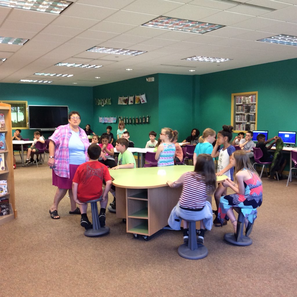 lrabenhorst12's tweet photo. 3rd Graders walk to the Southwest Library to check out the 2018 Summer Reading Program. What is your summer reading plan? https://t.co/0oW2lTy1zT